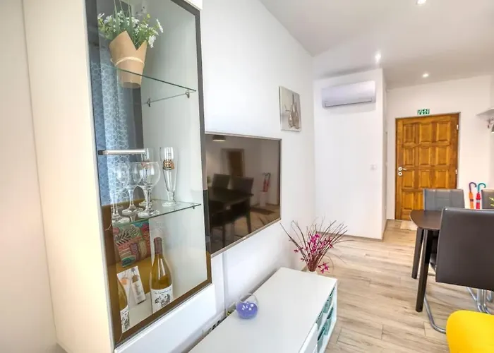 Central Position Apartment Theater