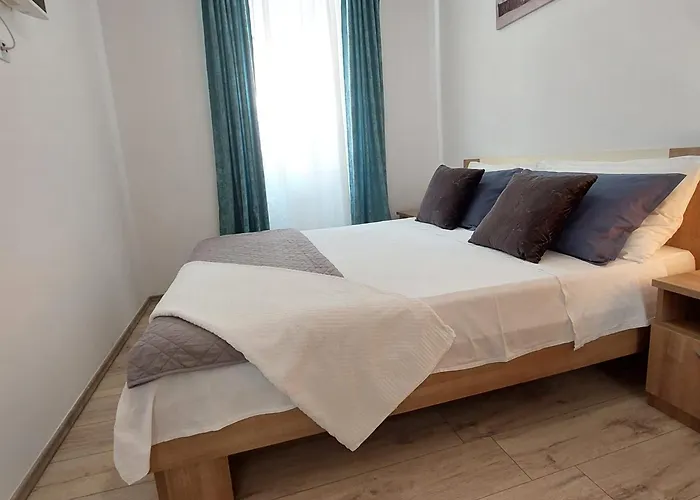 Central Position Apartment Theater