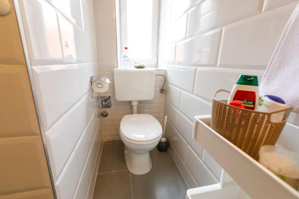 Position Theater Apartment
